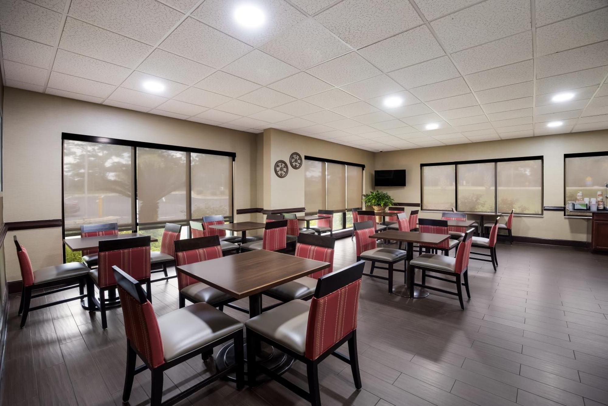 Comfort Inn & Suites Midway - Tallahassee West Esterno foto